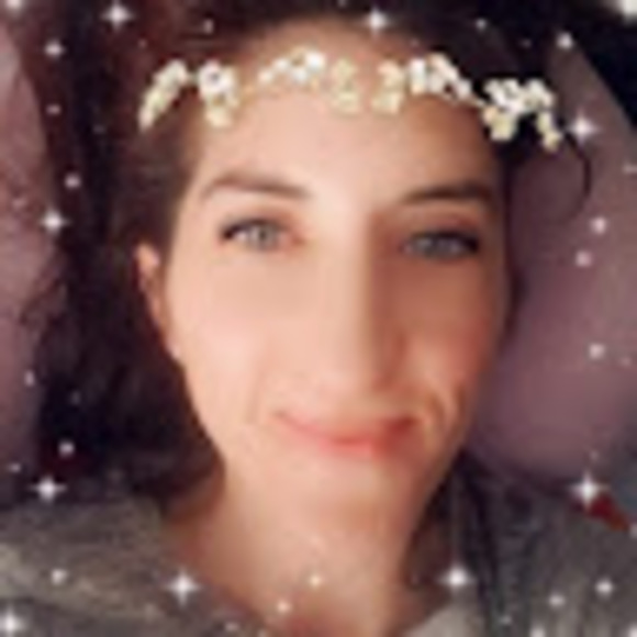 Meet your Posher, Carrie - Picture 1 of 1